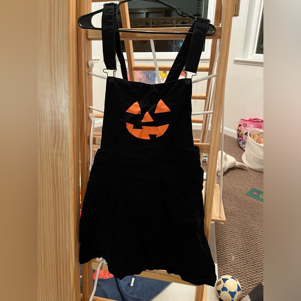 Adorable overall halloween dress